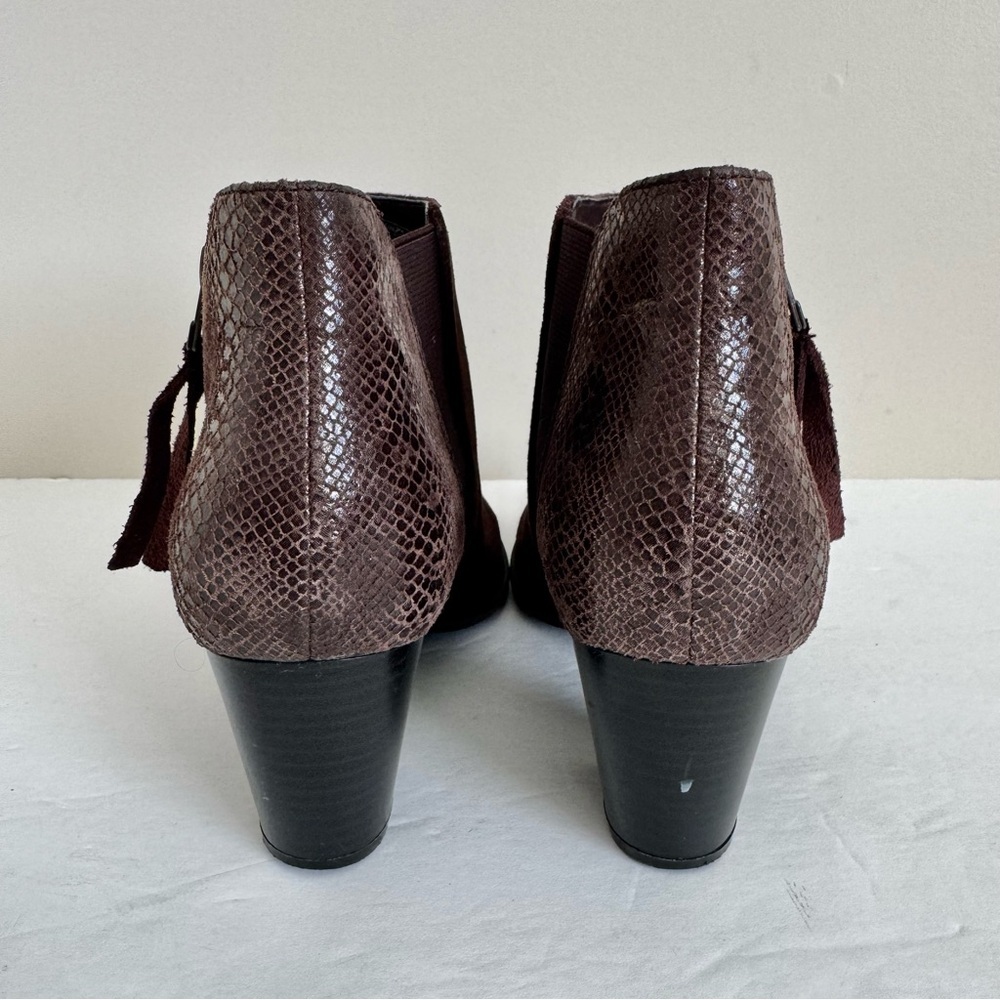 Vionic Anne Ankle Boots In Java Snake size 8 - Picture 8 of 11